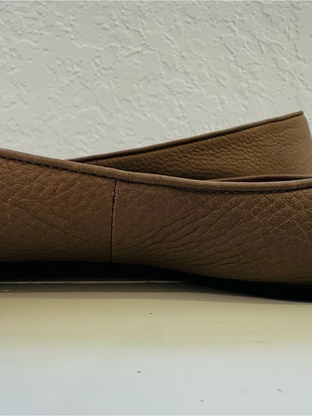 Tory Burch Reva Ballet Pebbled Leather Flats in Taupe Sz 6
